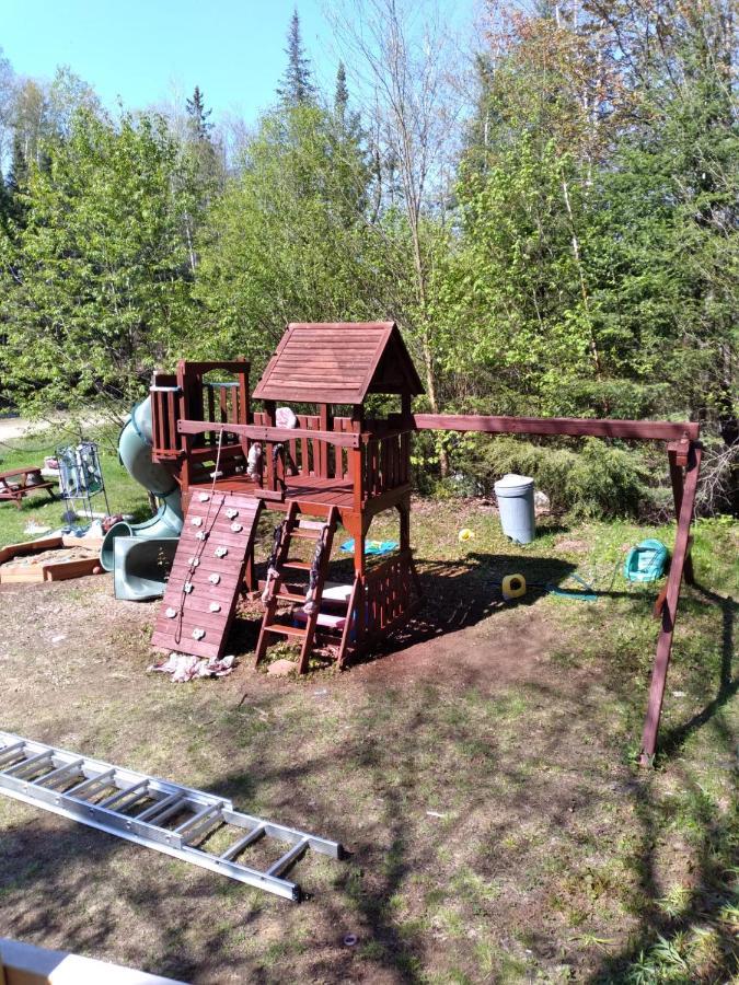 Le Petit Cottage Du Grand Boise Lac-Simon Εξωτερικό φωτογραφία