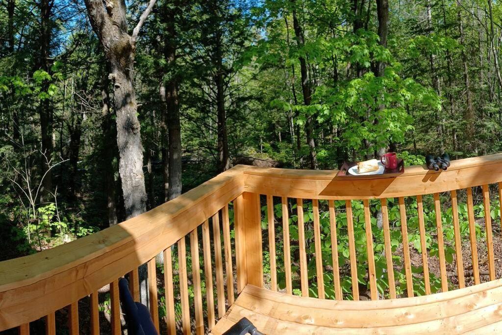Le Petit Cottage Du Grand Boise Lac-Simon Εξωτερικό φωτογραφία